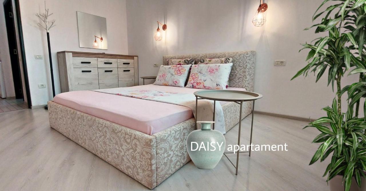 Daisy Apartament นาโวดาริ ภายนอก รูปภาพ